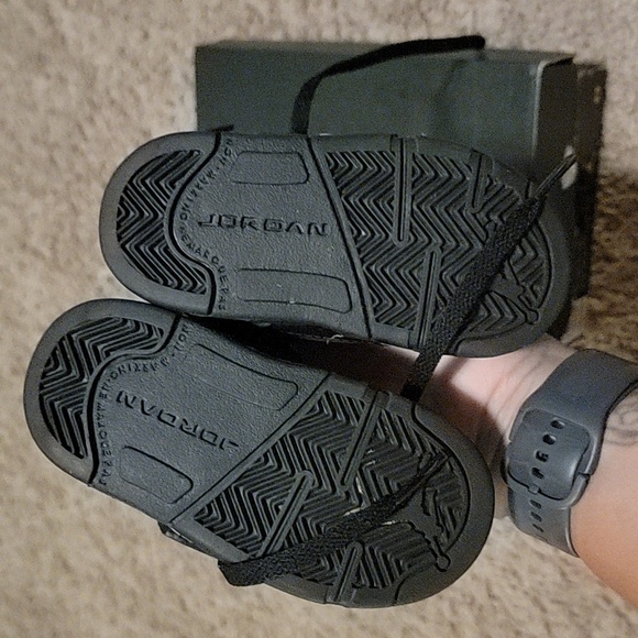 Like New Jordan Son of BT Sz 5c - Picture 3 of 4